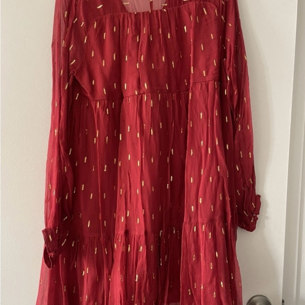 Sézane Elegant Red Dress with Gold Accents - Picture 2 of 4
